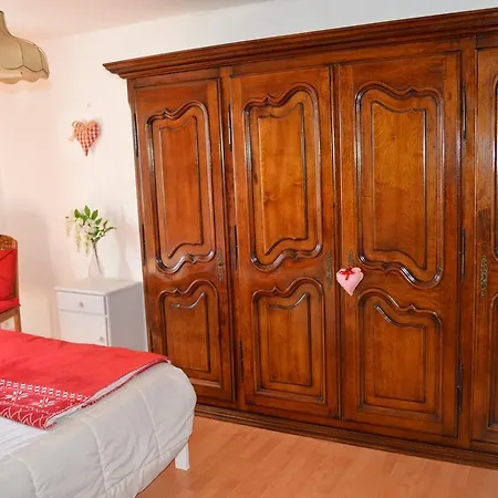 Au Petit Bonheur Apartment